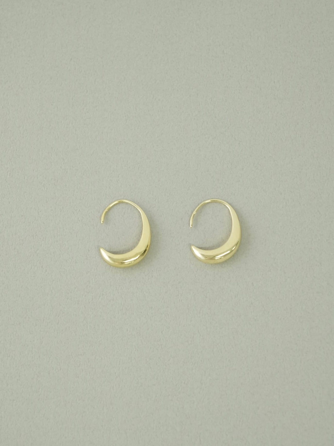 moon curve pierce