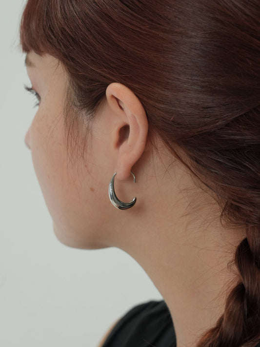 moon curve pierce