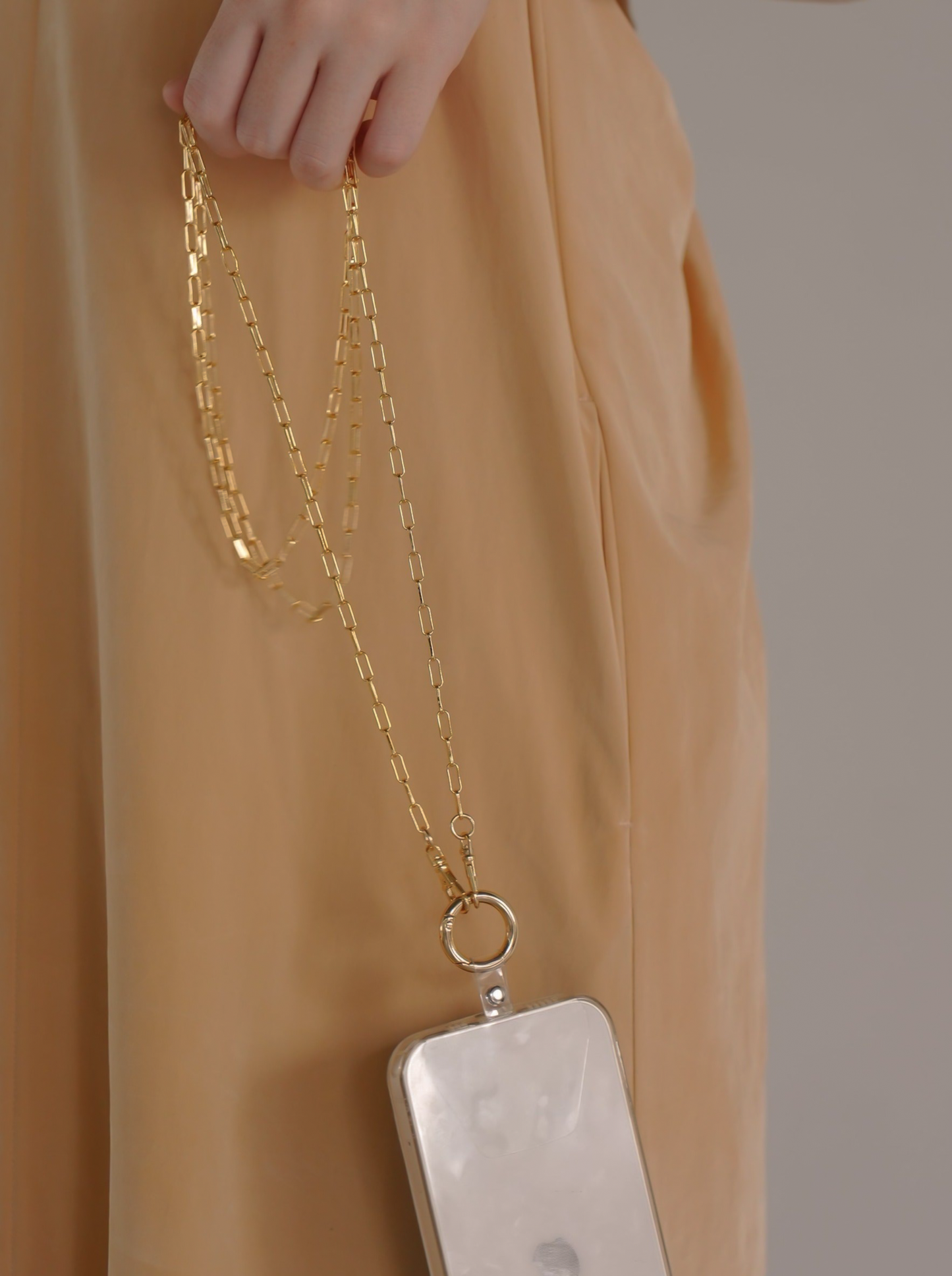 yuna smartphone shoulder - shine -