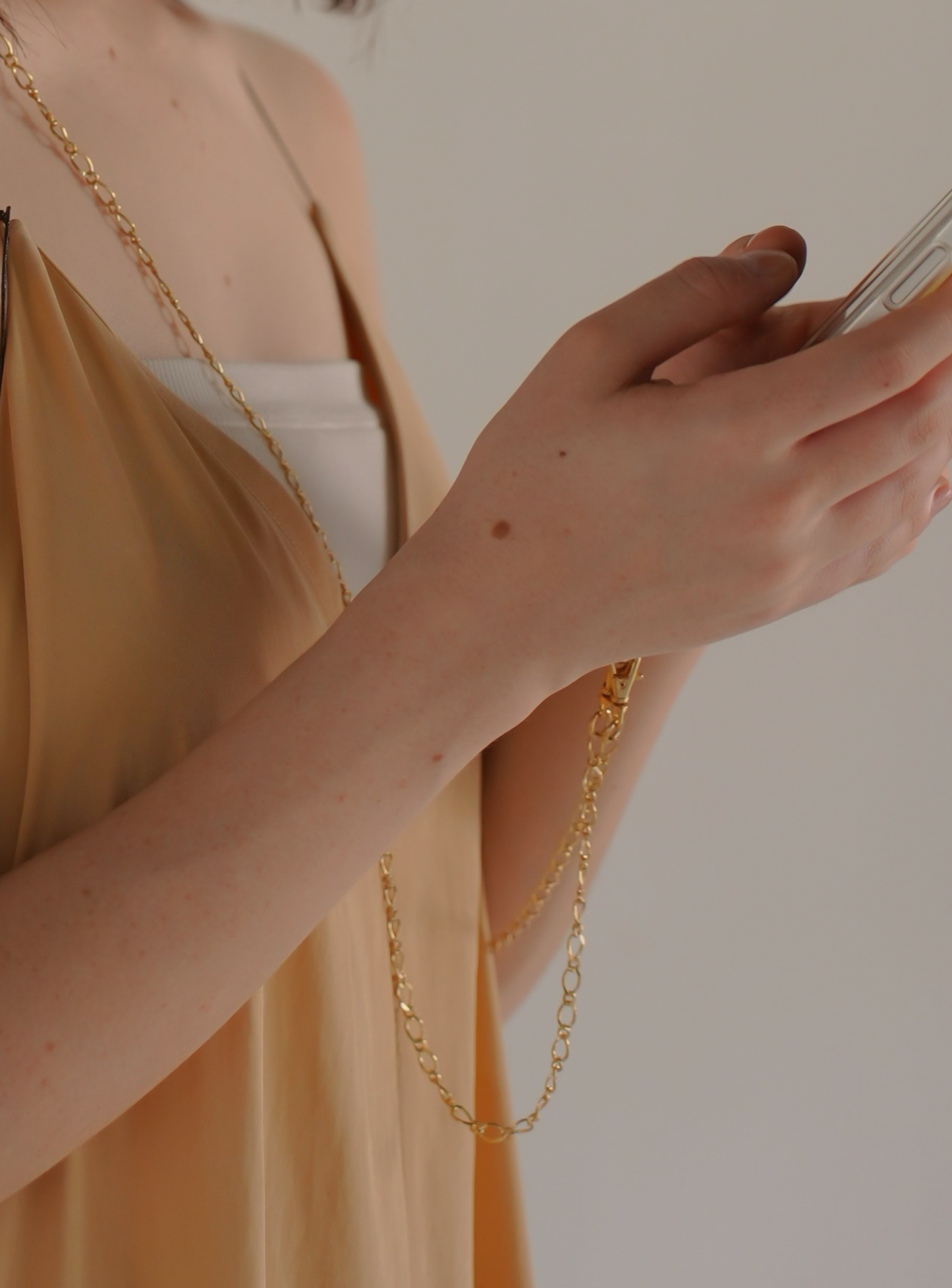 yuna smartphone shoulder - perch -