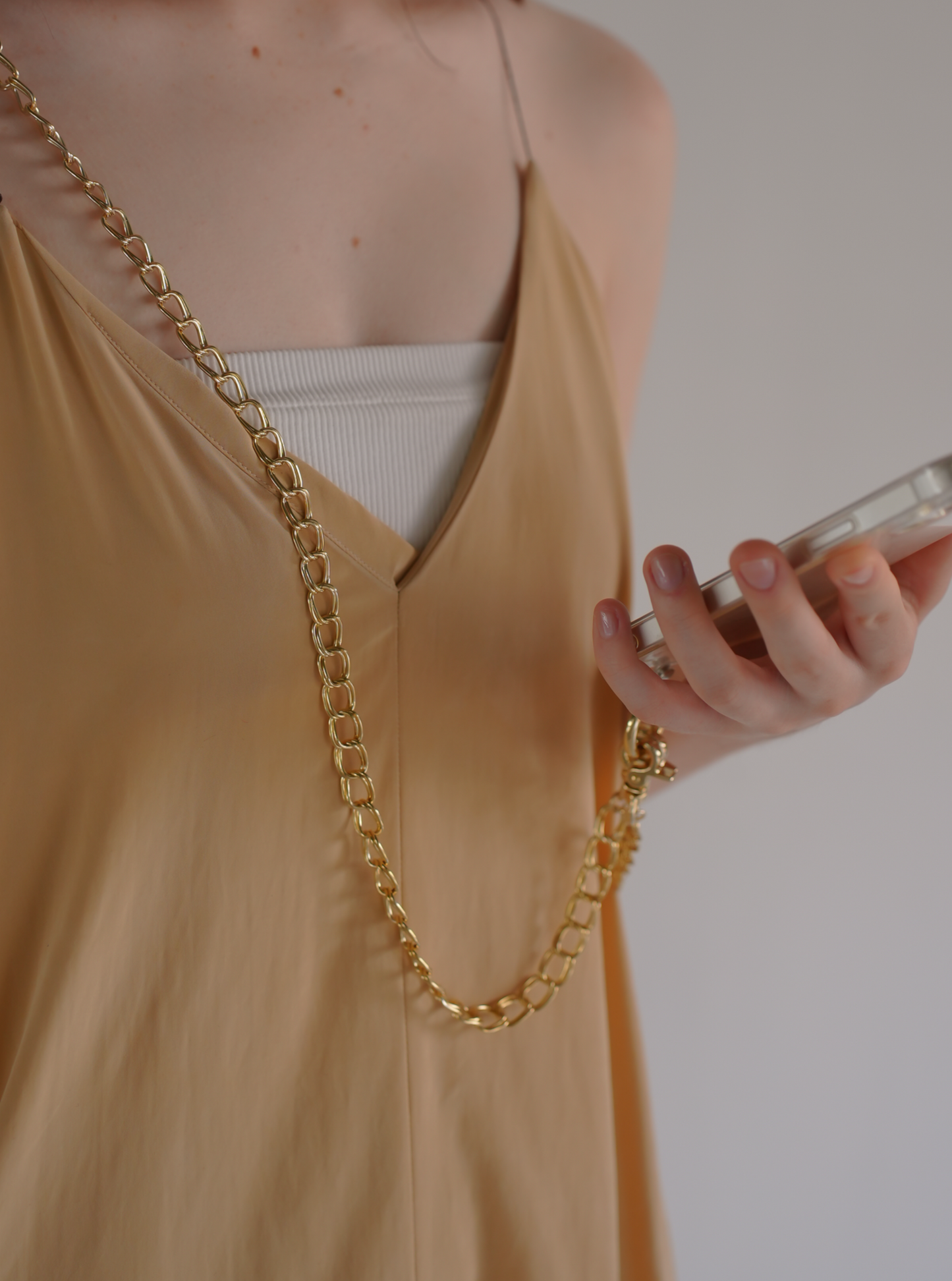 yuna smartphone shoulder - oro -