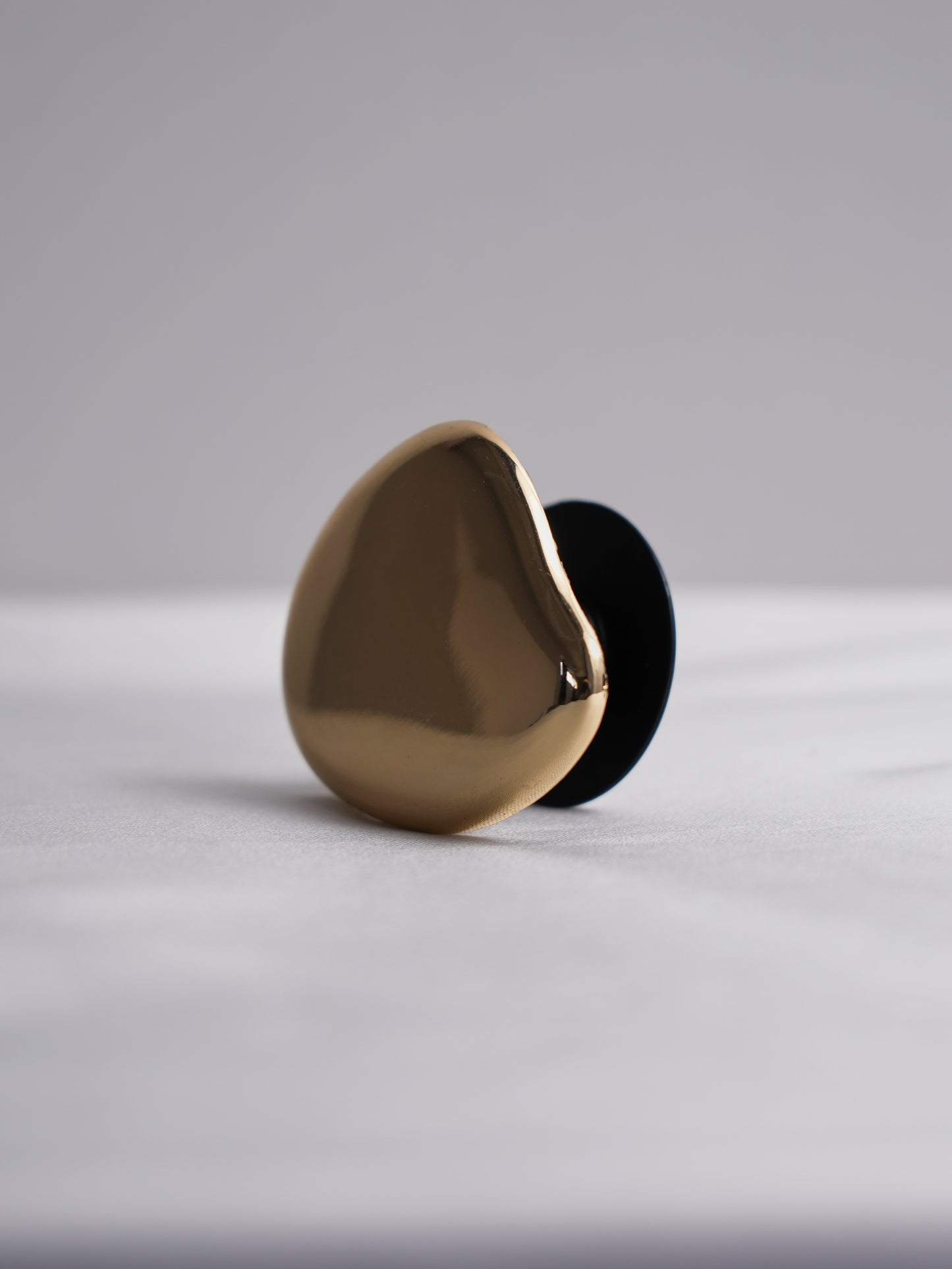 puddle smartphone grip