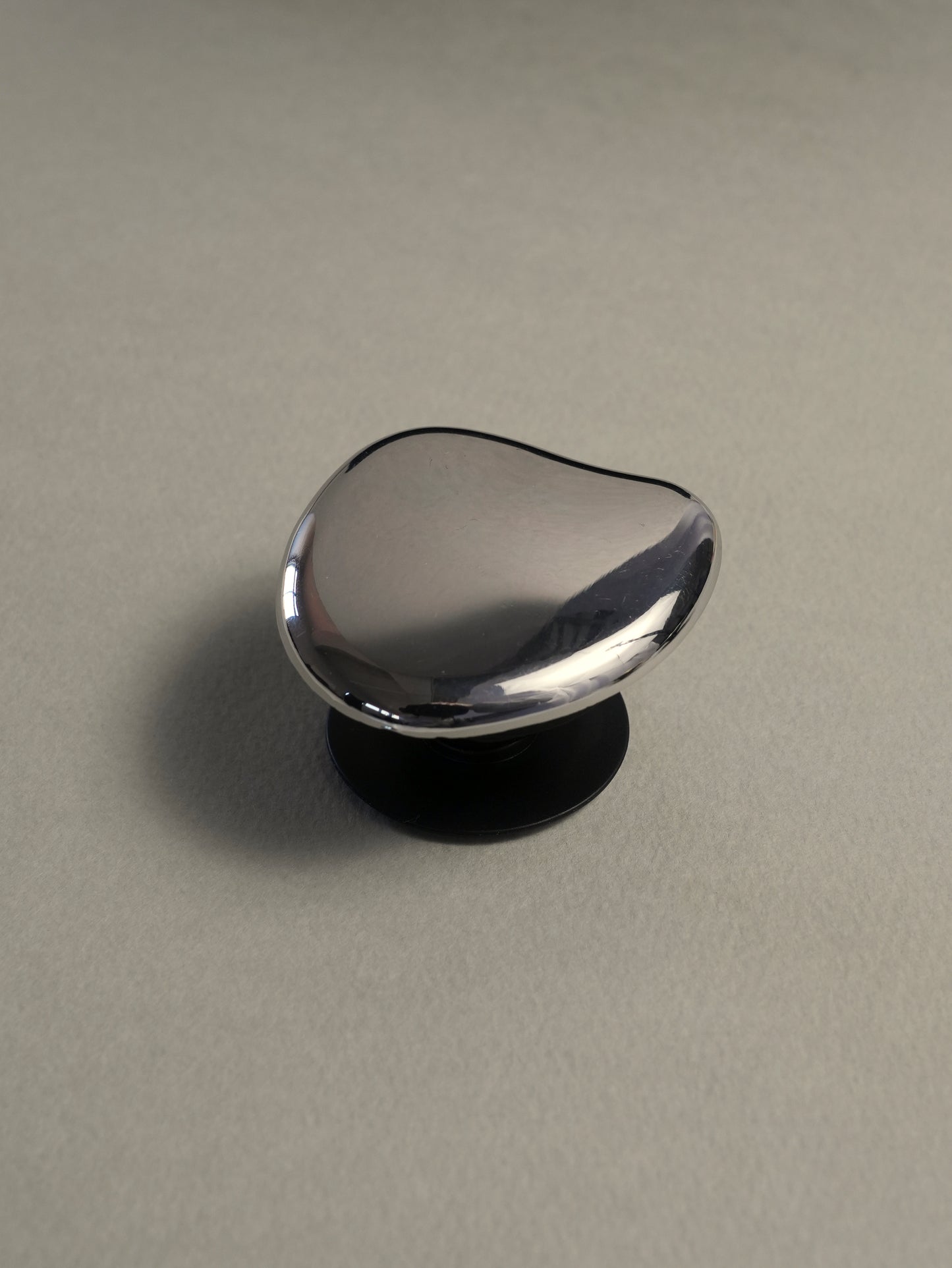 puddle smartphone grip