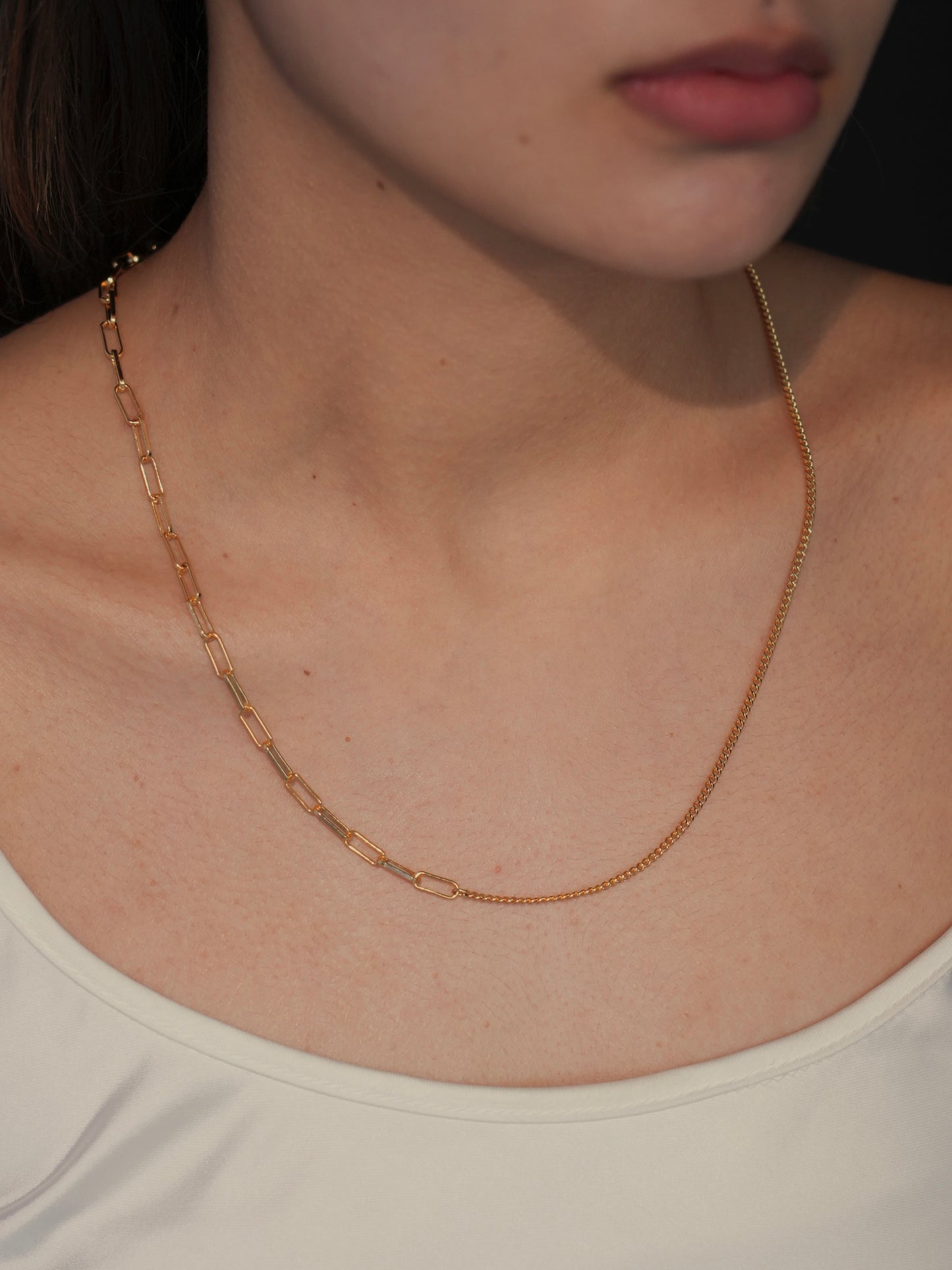 shine through necklace (curve)