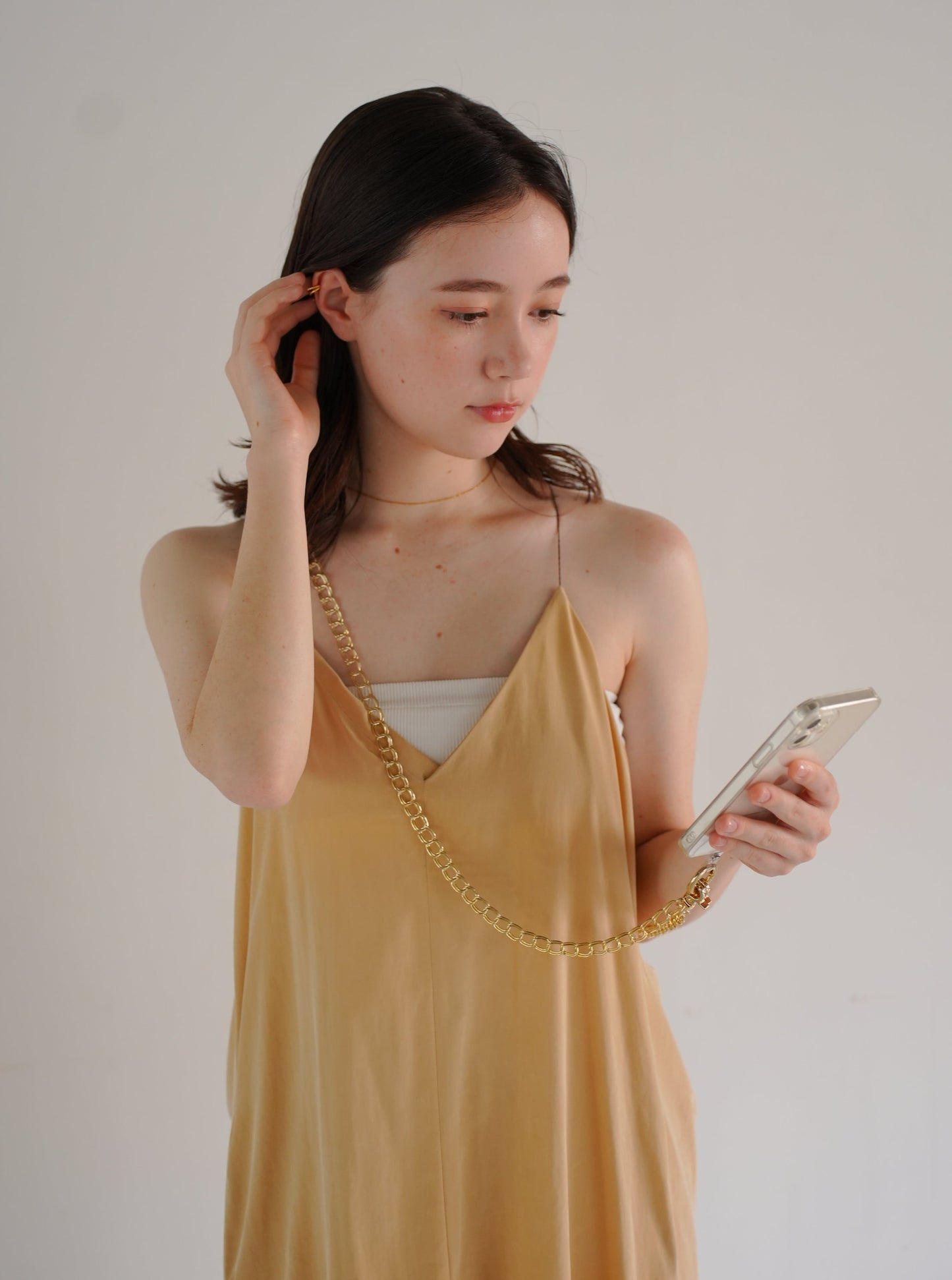 yuna smartphone shoulder - oro -