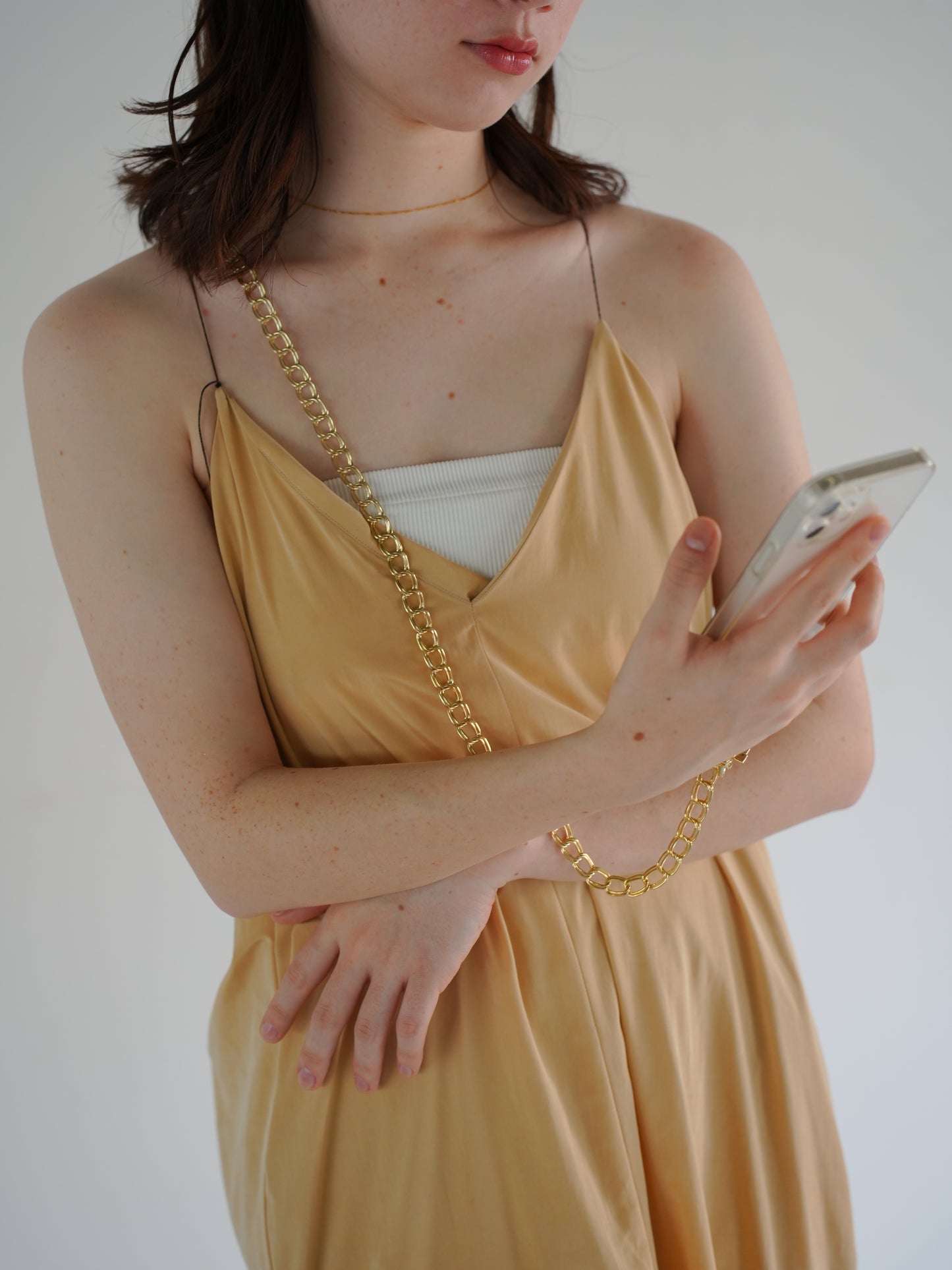 yuna smartphone shoulder - oro -