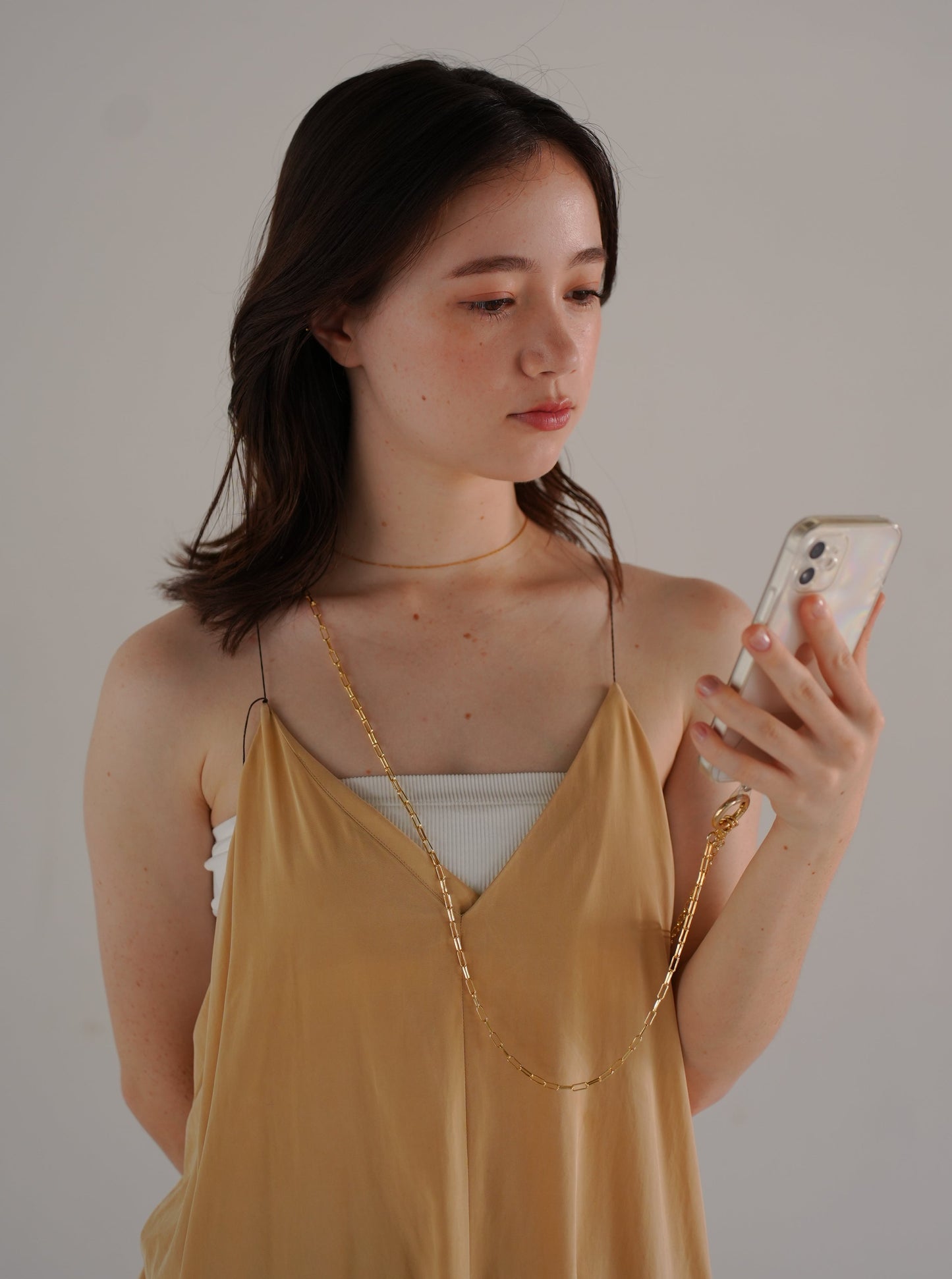 yuna smartphone shoulder - shine -