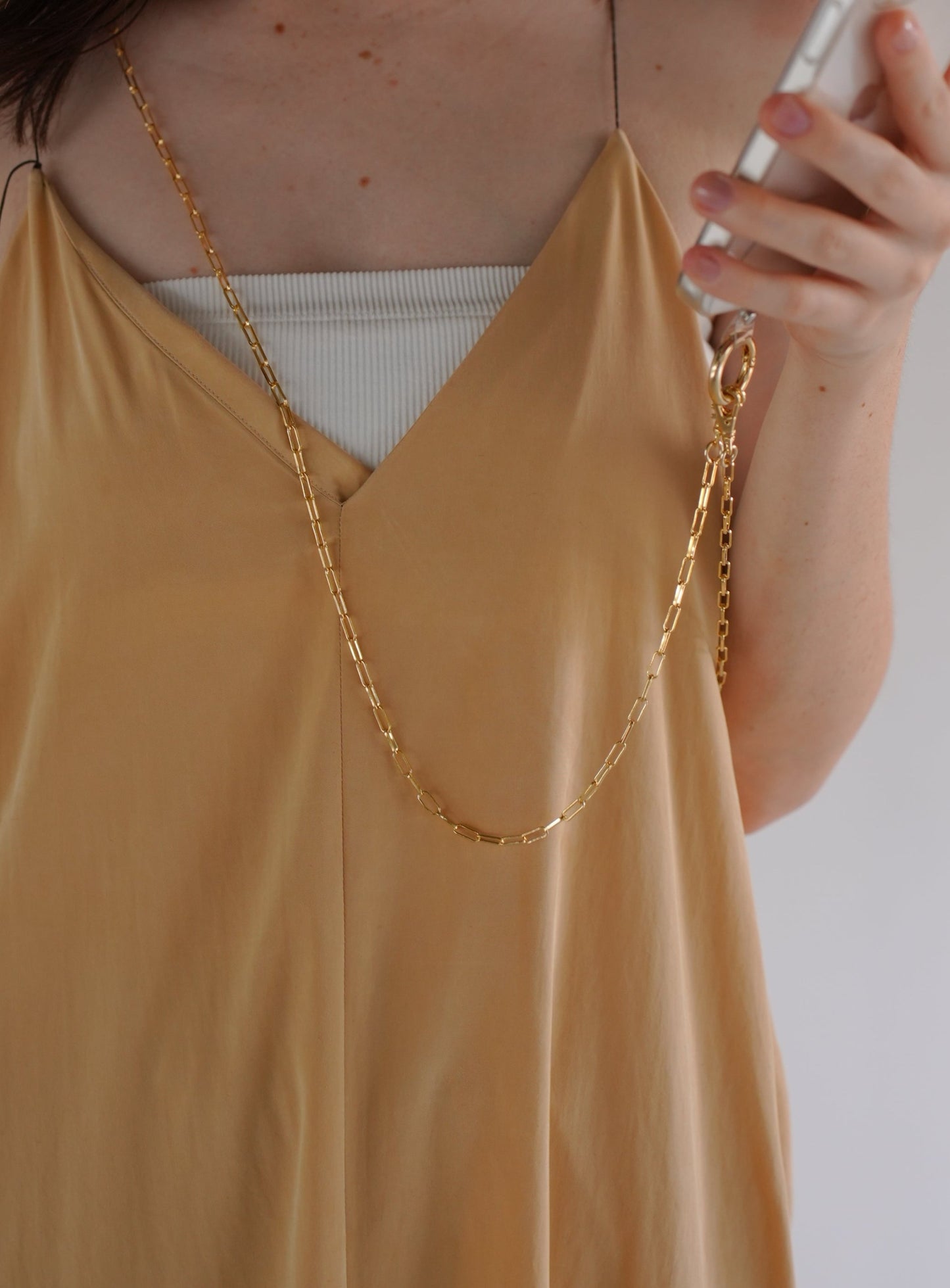 yuna smartphone shoulder - shine -