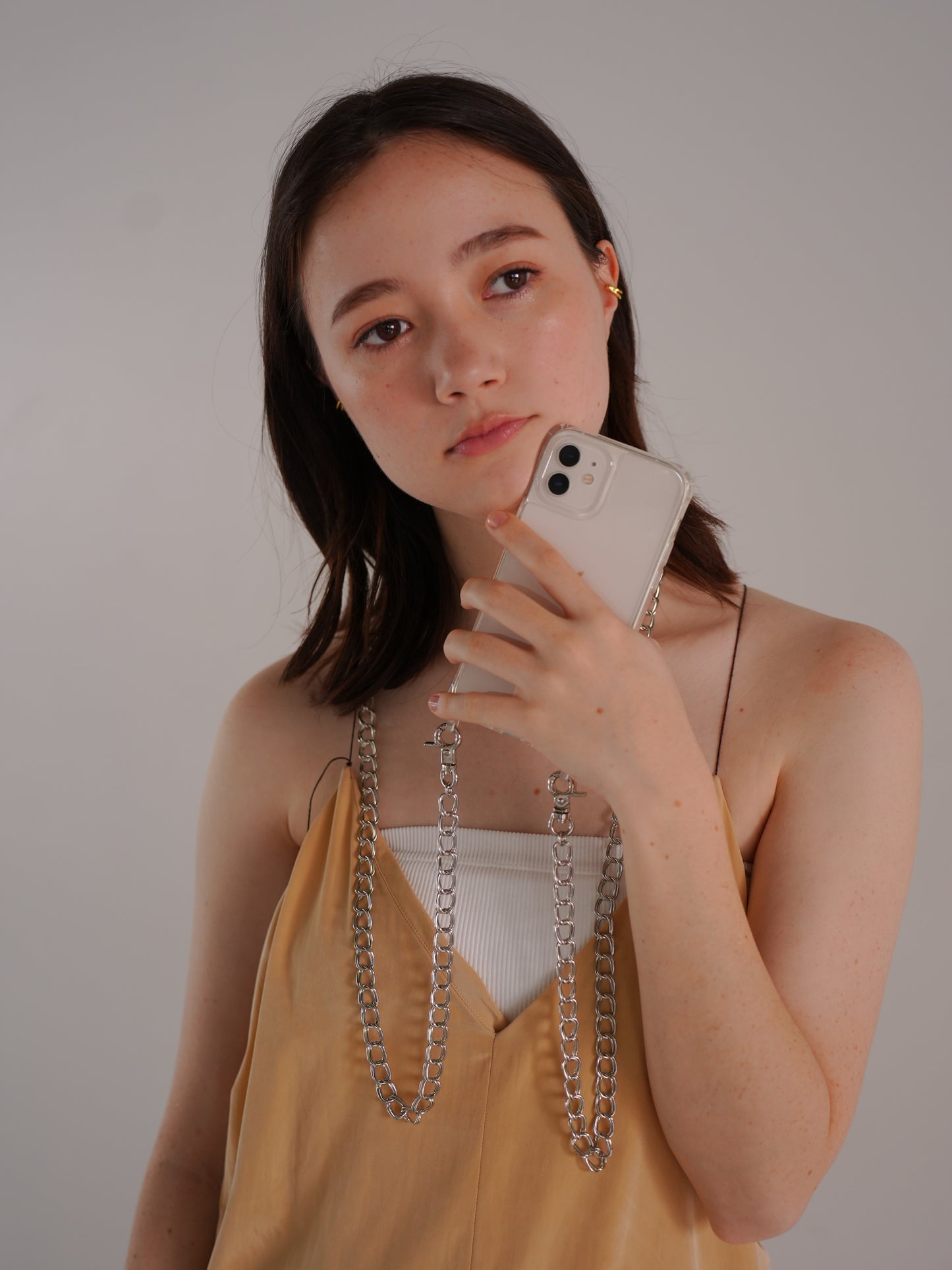 yuna smartphone shoulder - oro -