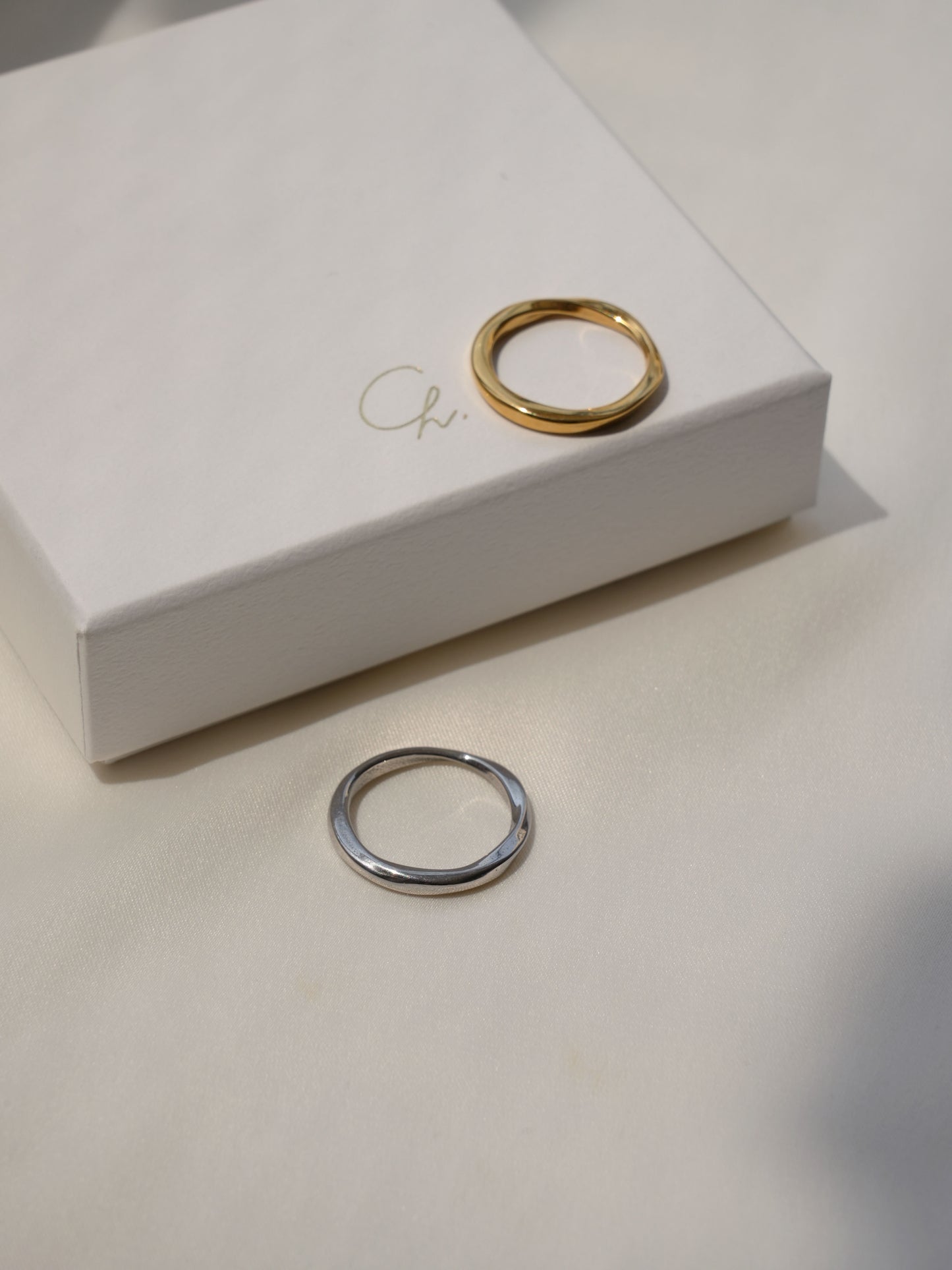 Gentle Twist(優しい歪み)/ ring