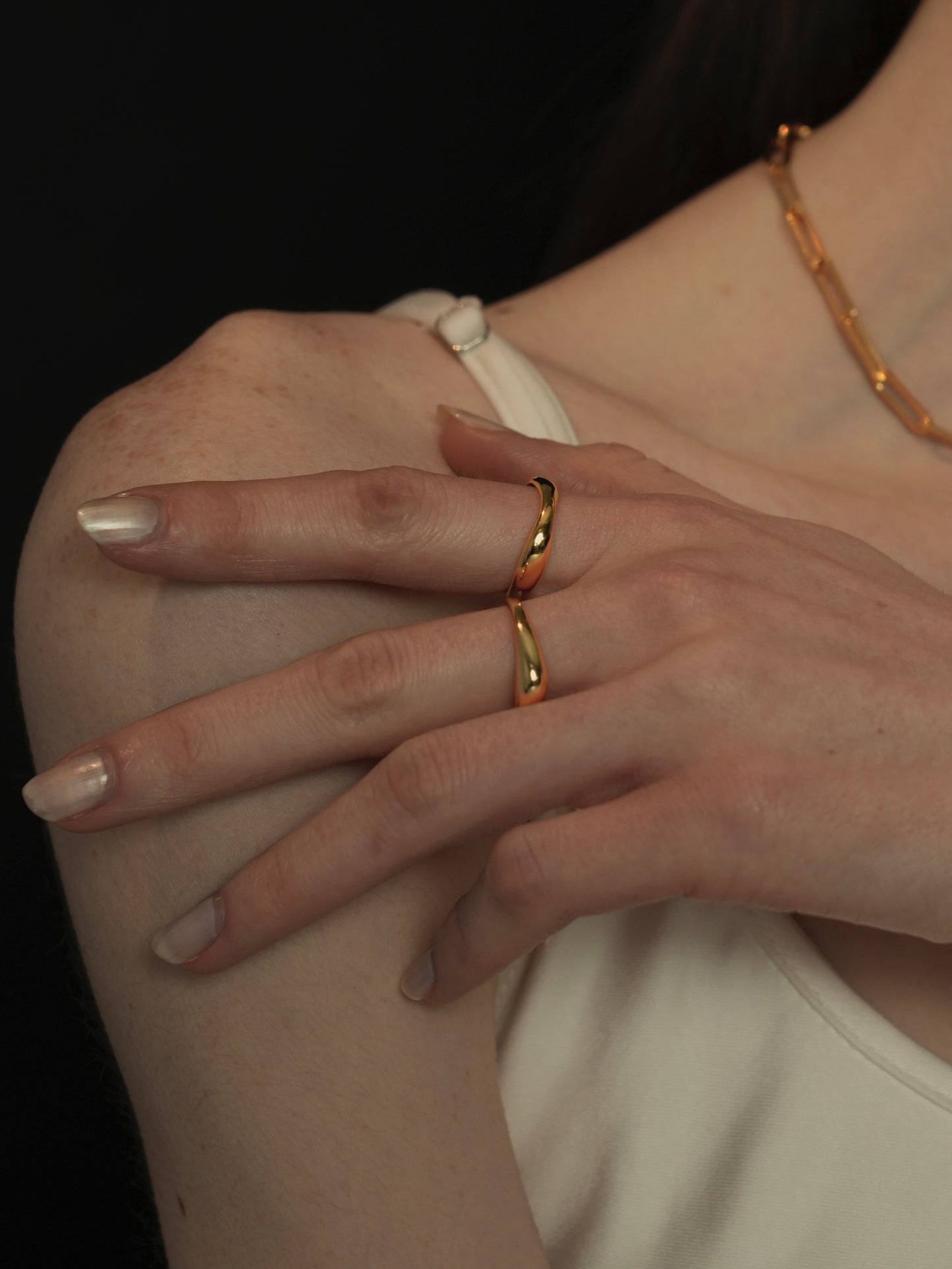 flat curve ring