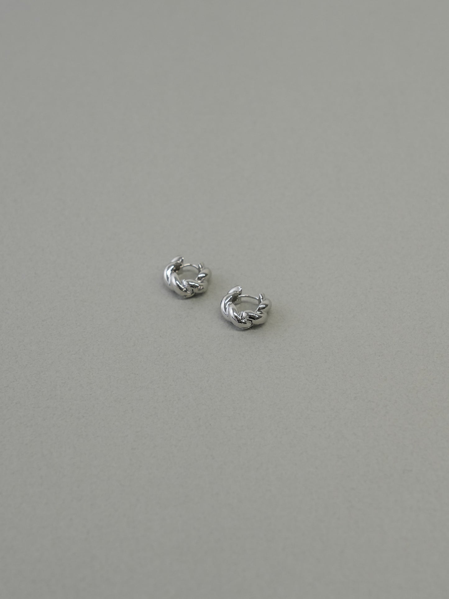twist hoop pirece
