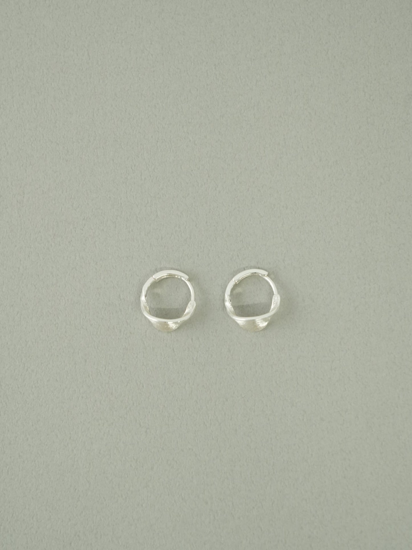 curve stripe pierce