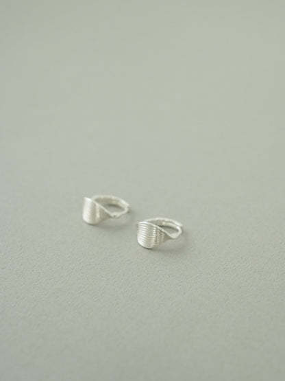 curve stripe pierce