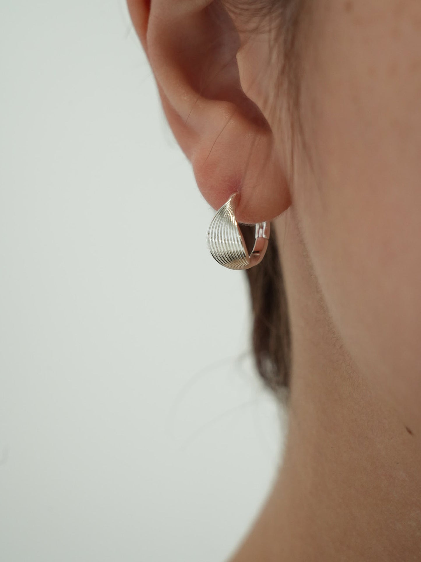curve stripe pierce
