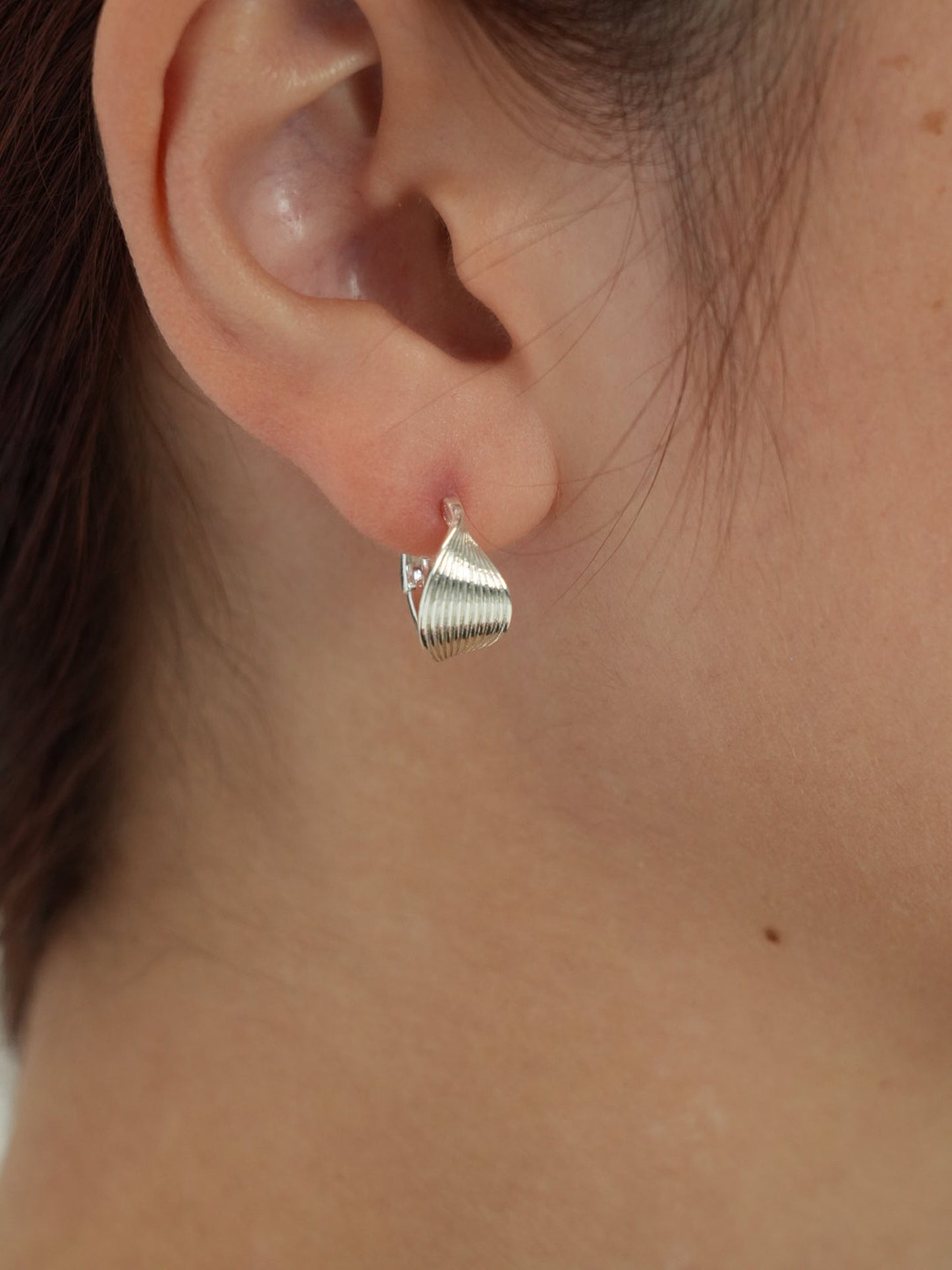 curve stripe pierce
