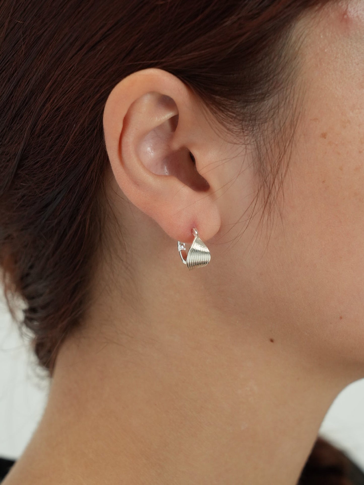 curve stripe pierce