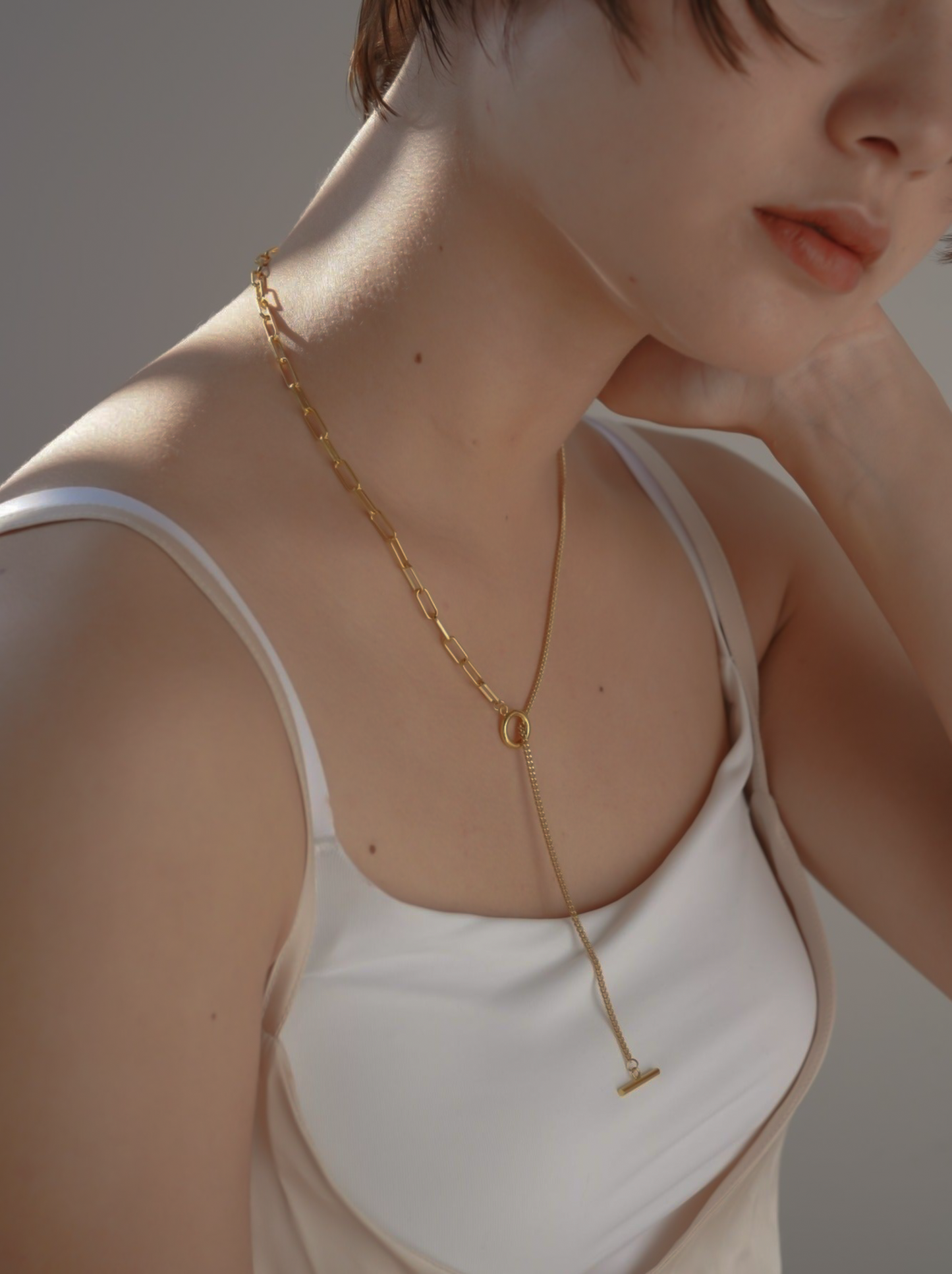shine through necklace (curve)