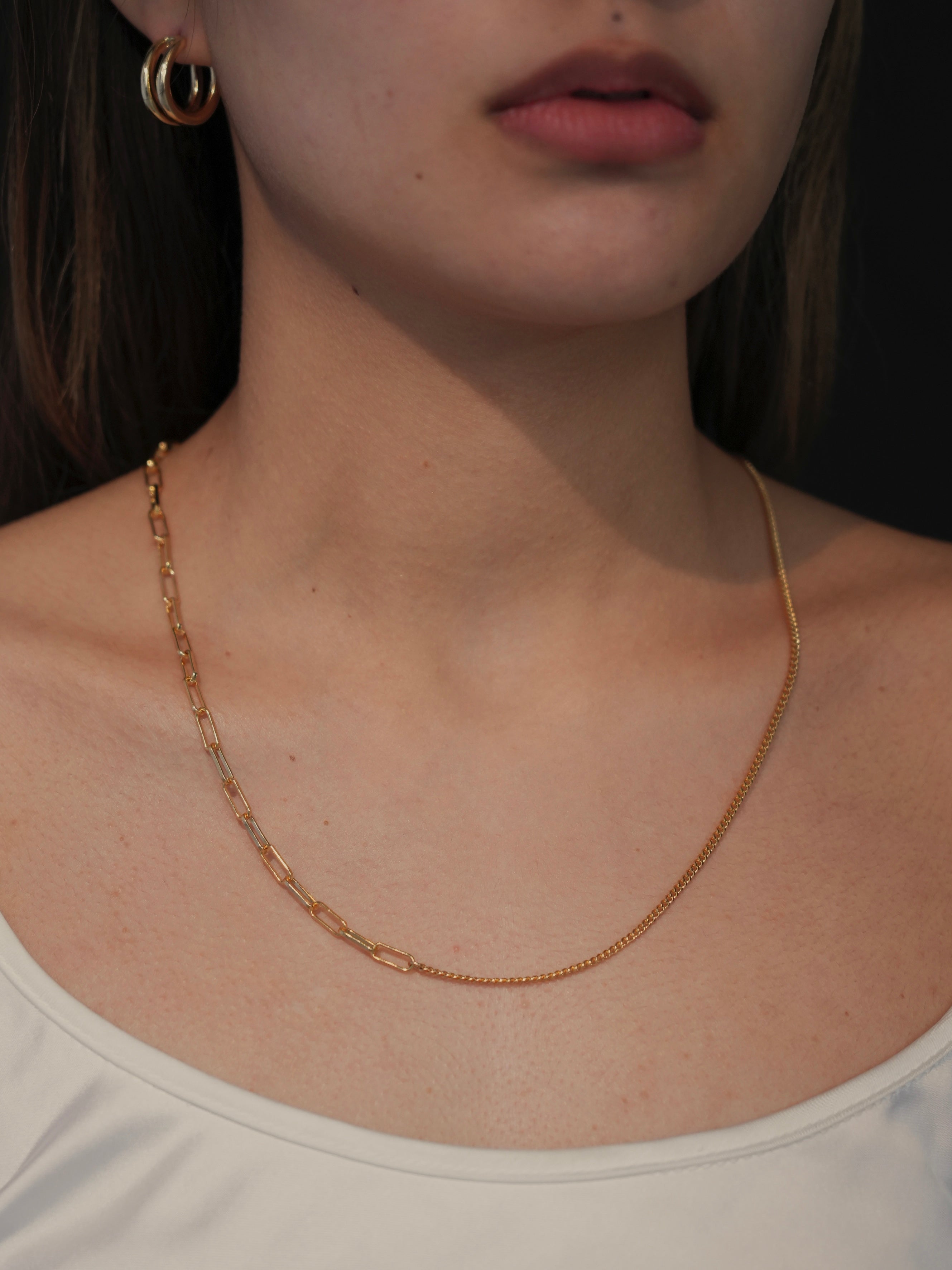 shine through necklace (curve)