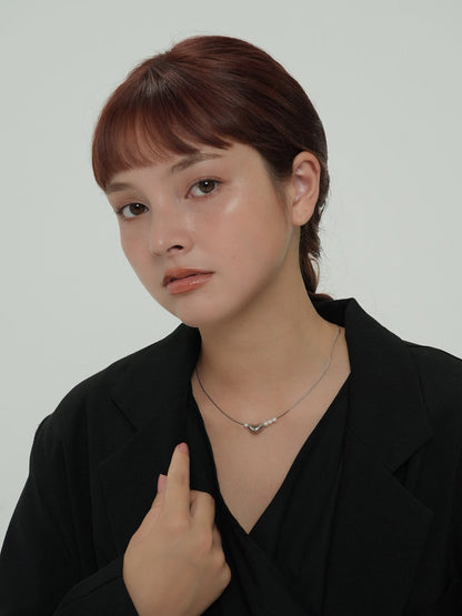 heart line pearl necklace